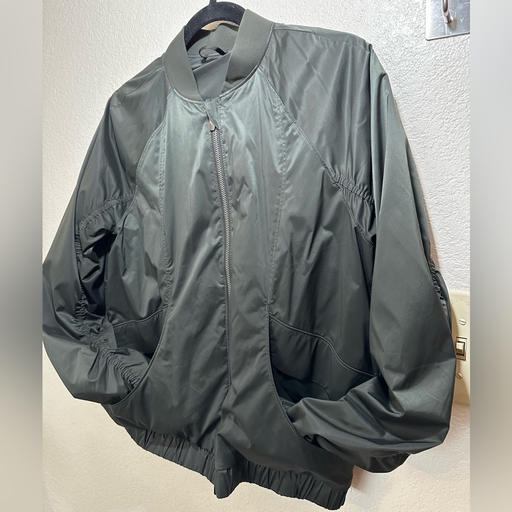Lululemon olive green lightweight bomber jacket